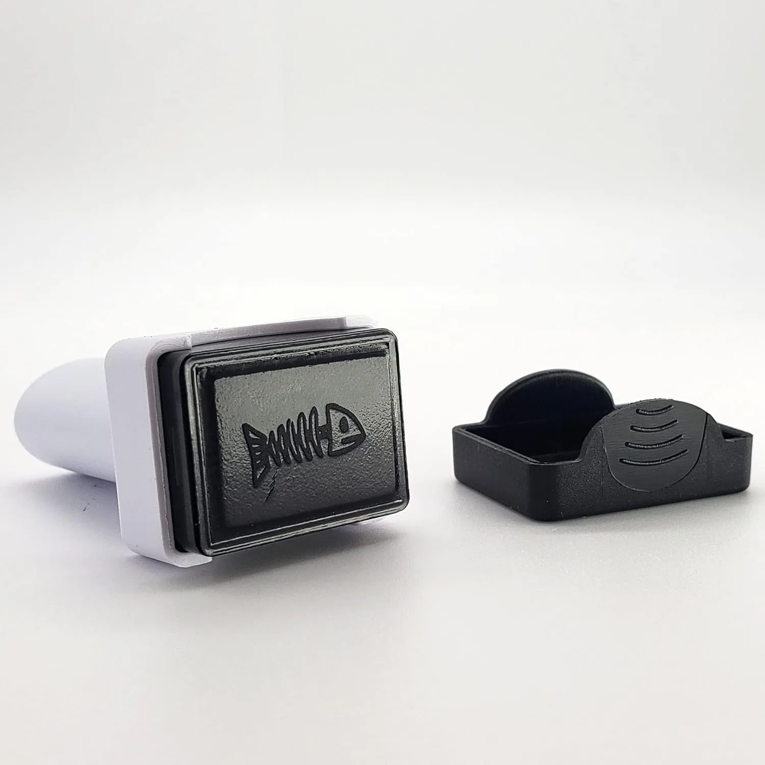 Golf Ball Stamp - Self-Inking Marker - Quick-Dry Permanent Marking Tool, No Leaks or Refills, Reusable & Waterproof Golfing Stamper - Ideal Gift for Golfers, Dads, (Animals and Plants)
